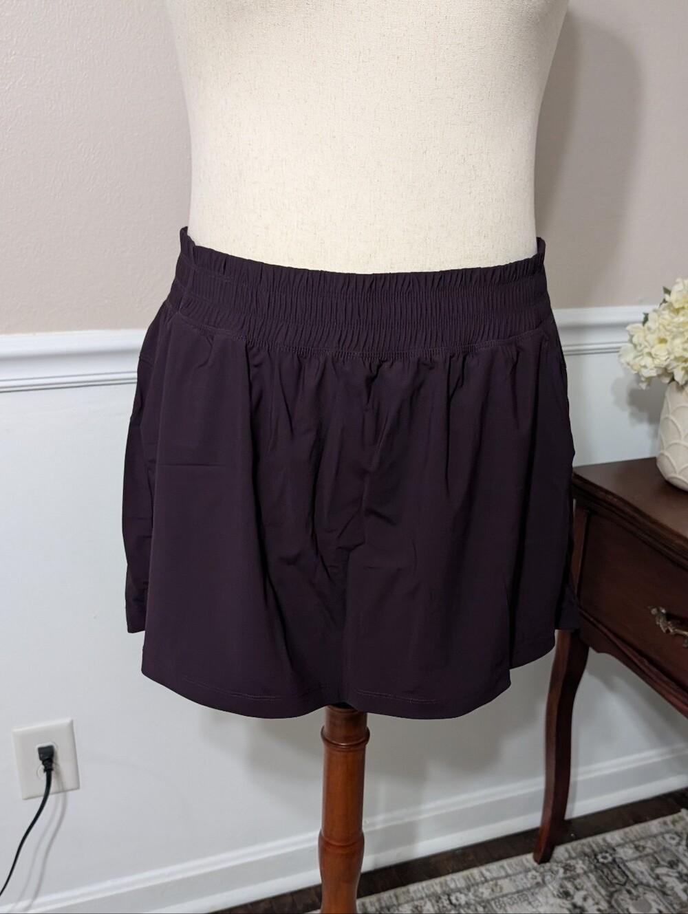 Old Navy Sleektech Dark Purple Skort With Pockets, Size XL - Picture 2 of 8